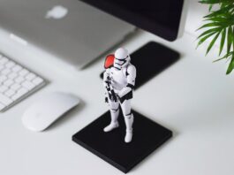 model-stormtrooper-protecting-laptop-0ccddd34